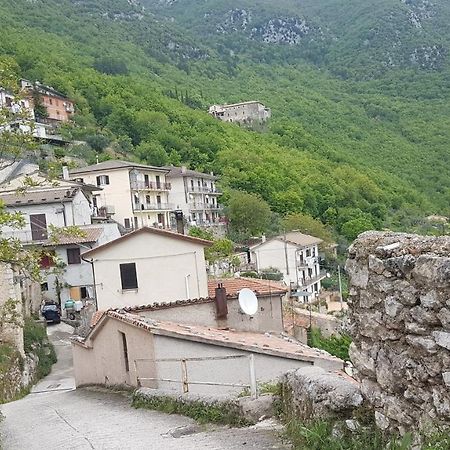La Casetta Del Pellegrino Apartamento Poggio Bustone Exterior foto