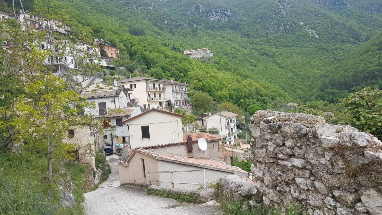La Casetta Del Pellegrino Apartamento Poggio Bustone Exterior foto